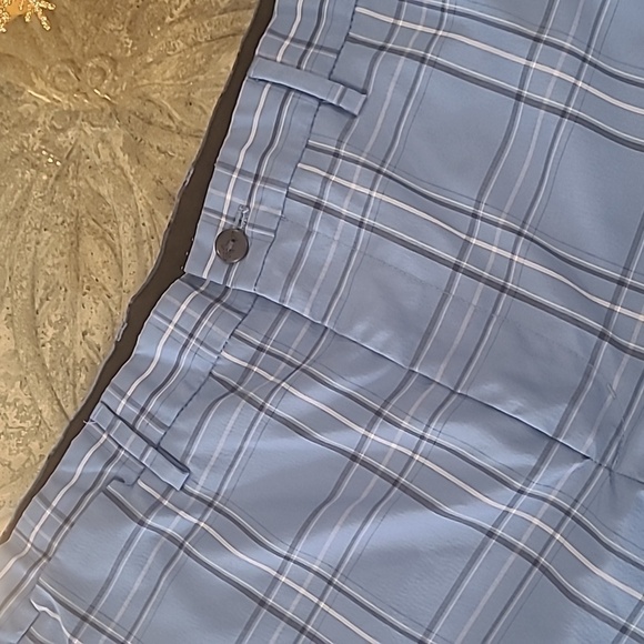 Greg NORMAN GOLF SHORTS 34 - Picture 2 of 6